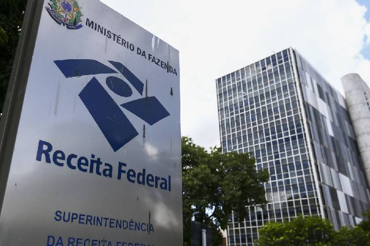 Receita regulamenta tributação mínima de 15% para multinacionais