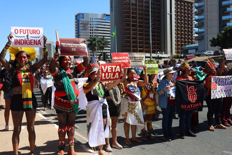 Marcha das Mulheres Indígenas defende luta contra a violência