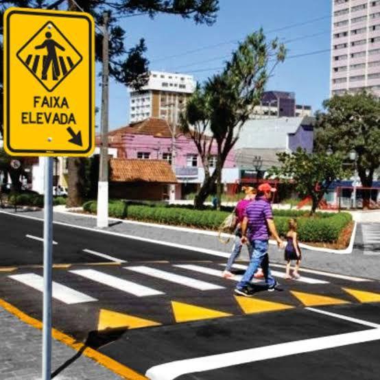 Vereador Edimilson Dourado solicita instalação de faixas elevadas em frente às escolas de Porto Velho