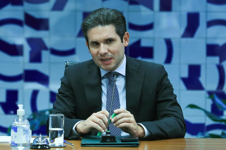 Câmara pauta MP da tarifa de energia gratuita para 18 milhões