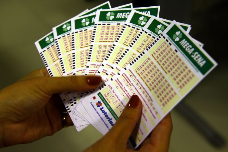 Mega-Sena acumula e prêmio principal vai para R$ 40 milhões
