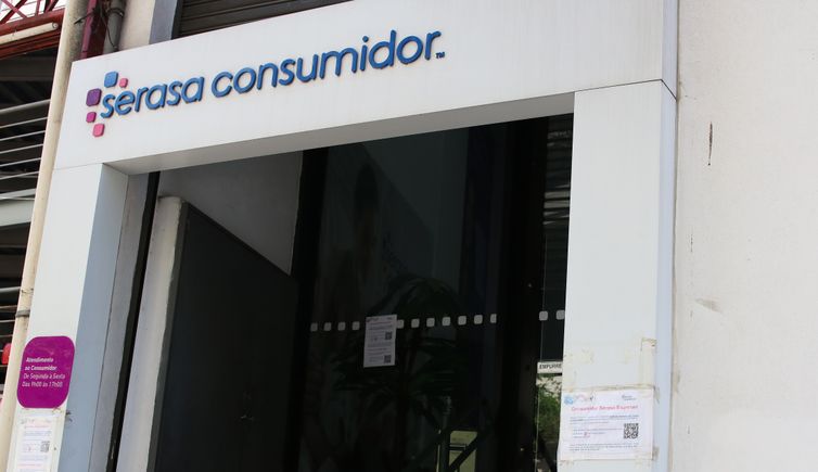 Serasa abre dia de negociação de dívidas