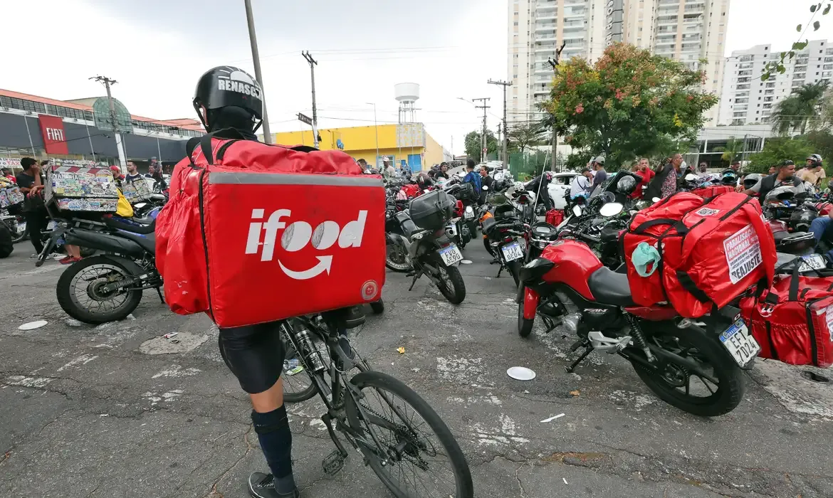 STF julgará vínculo trabalhista de motoristas e entregadores