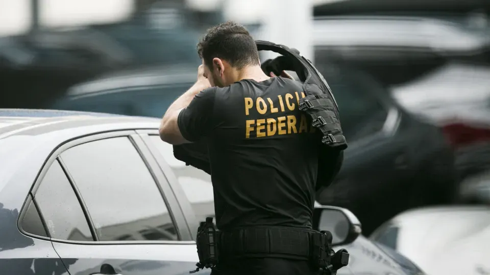 Família com 3 aprovados no CNU é alvo da PF por suspeita de fraude com gabarito de R$ 500 mil