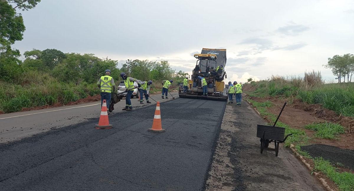 Frentes de fresagem avançam na BR e Nova 364 reforça necessidade do ‘Pare e Siga’ para garantir melhorias duradouras