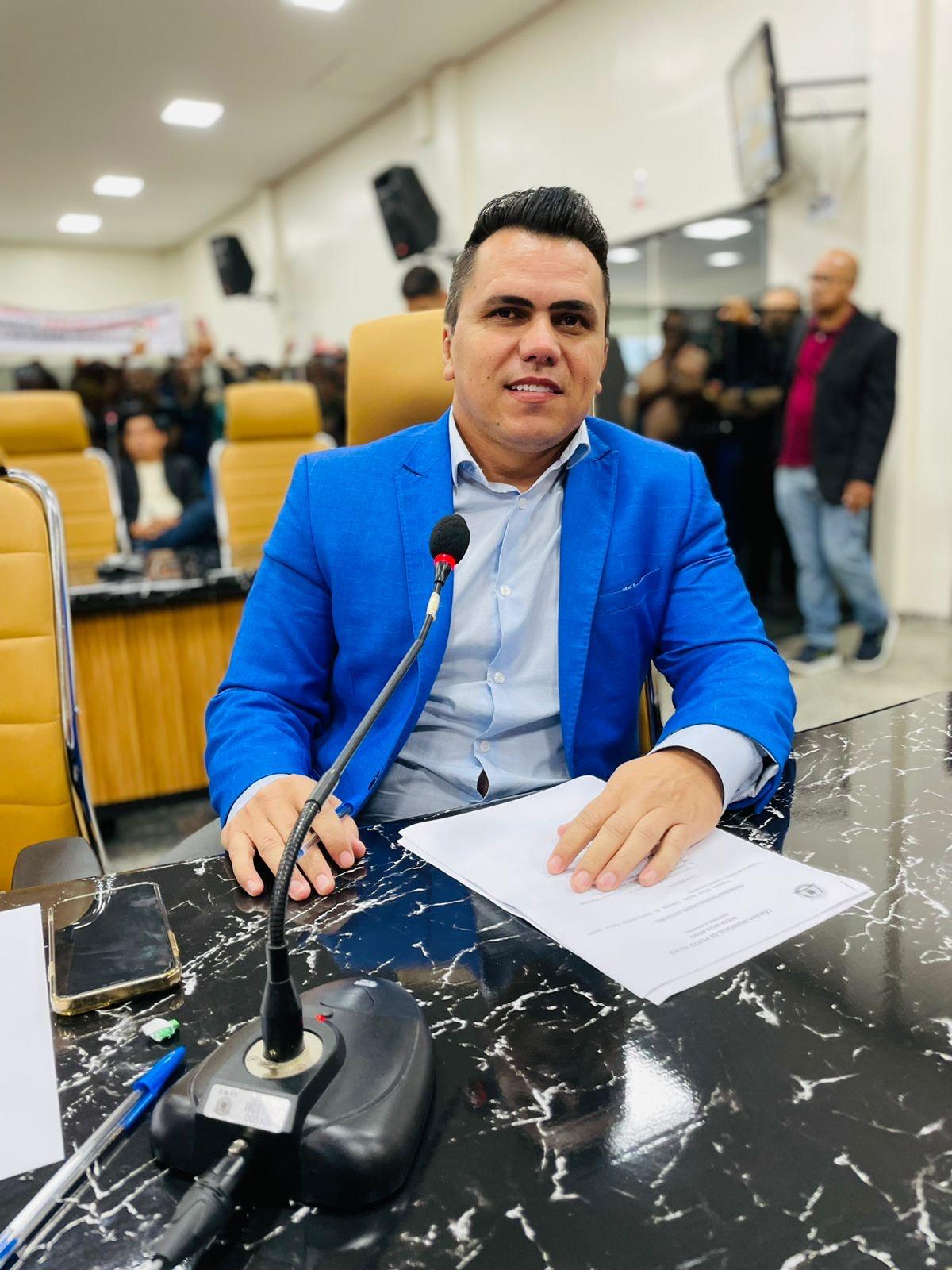 Vereador Edimilson Dourado intensifica cobrança e afirma que vai lutar pelo asfaltamento total do Bairro Castanheiras até 2026