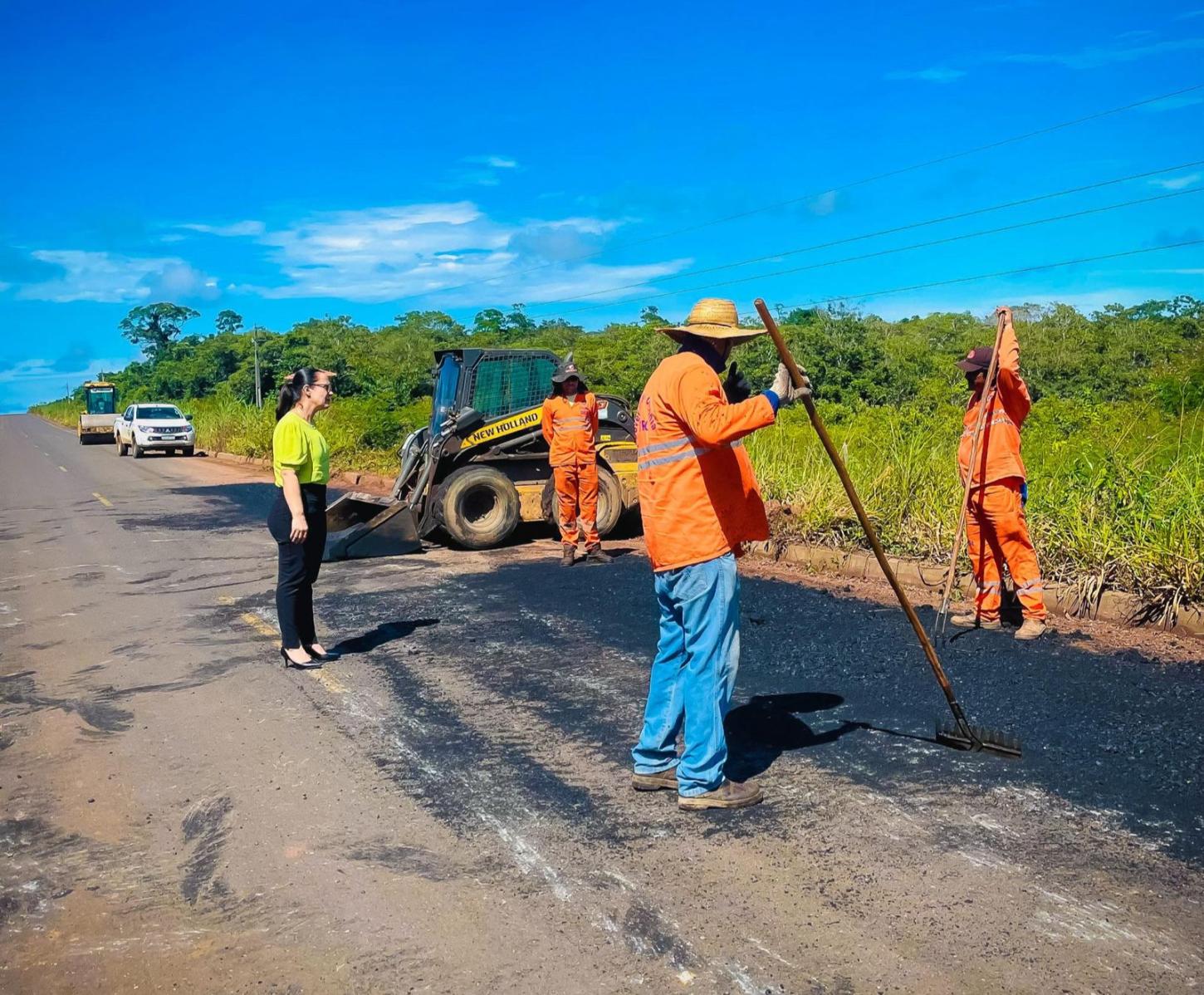 Com atuação da deputada Rosangela Donadon, Chupinguaia recebe obras de recuperação de pontos críticos