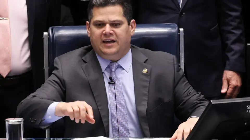 Crise institucional domina as relações entre os Poderes no Brasil e projeta cenário de tensão para 2026