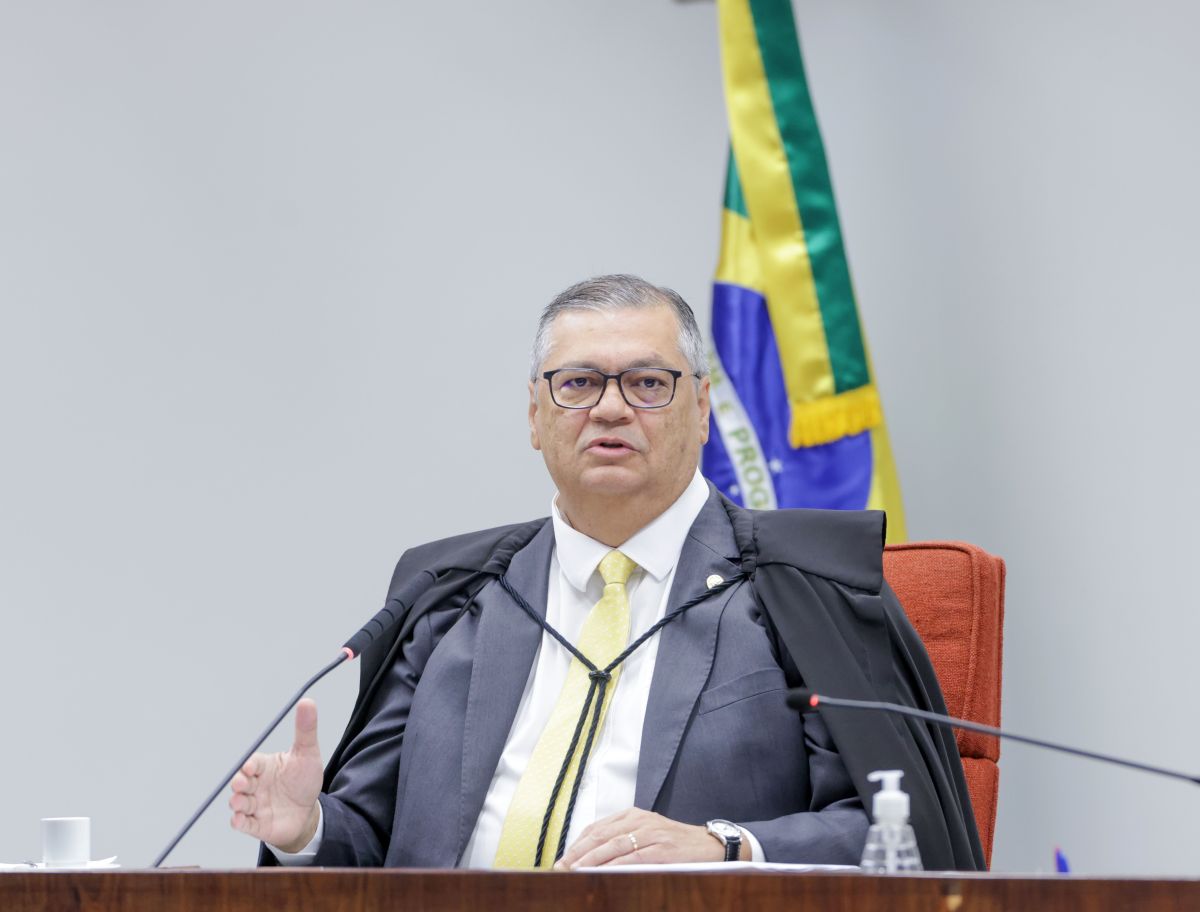 Dino barra trecho de projeto de lei que libera emendas do orçamento secreto