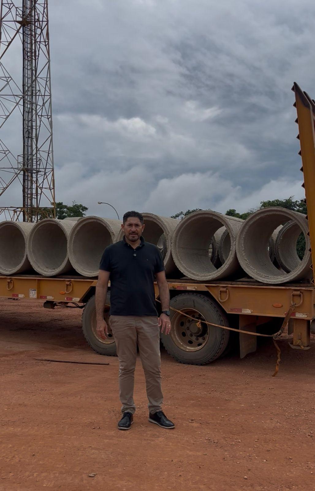 Vereador Márcio Pacele destina R$ 150 mil em emenda para compra de manilhas na Ponta do Abunã, e material já começa a ser entregue