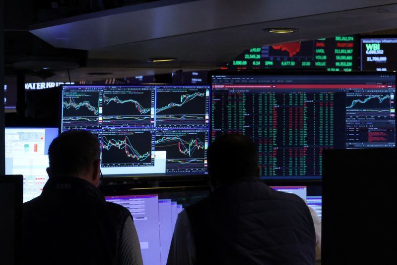 Wall Street apresenta leve alta após decisão por corte de juros do Fed