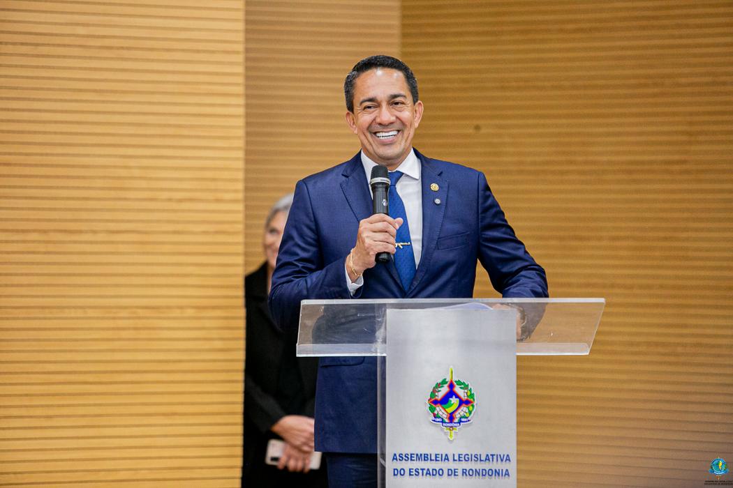 Deputado Estadual Eyder Brasil garante meio milhão de reais para escolas de Porto Velho