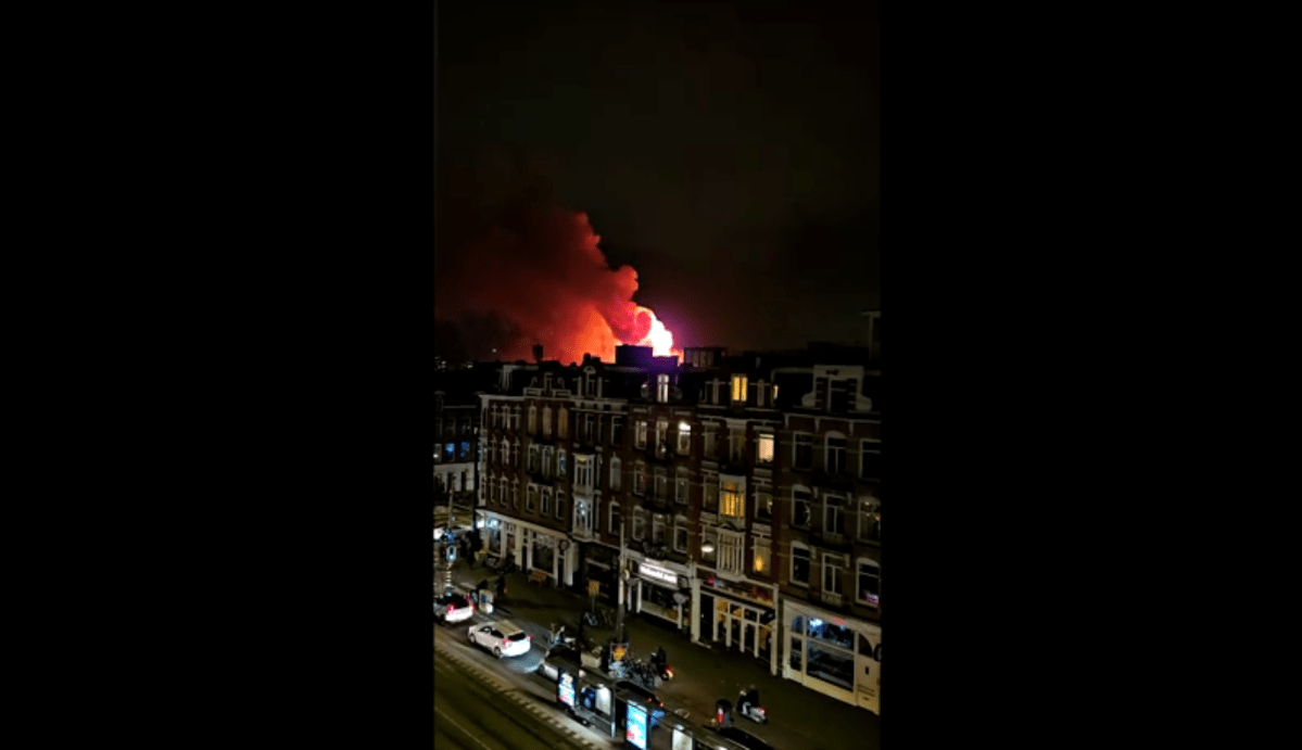 Incêndio atinge igreja histórica de Amsterdã durante o Ano novo