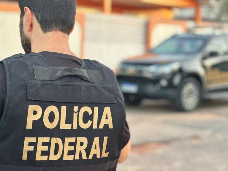 PF, em ação conjunta com a PMRO, apreende dinheiro durante fiscalização na BR-364 em Rondônia