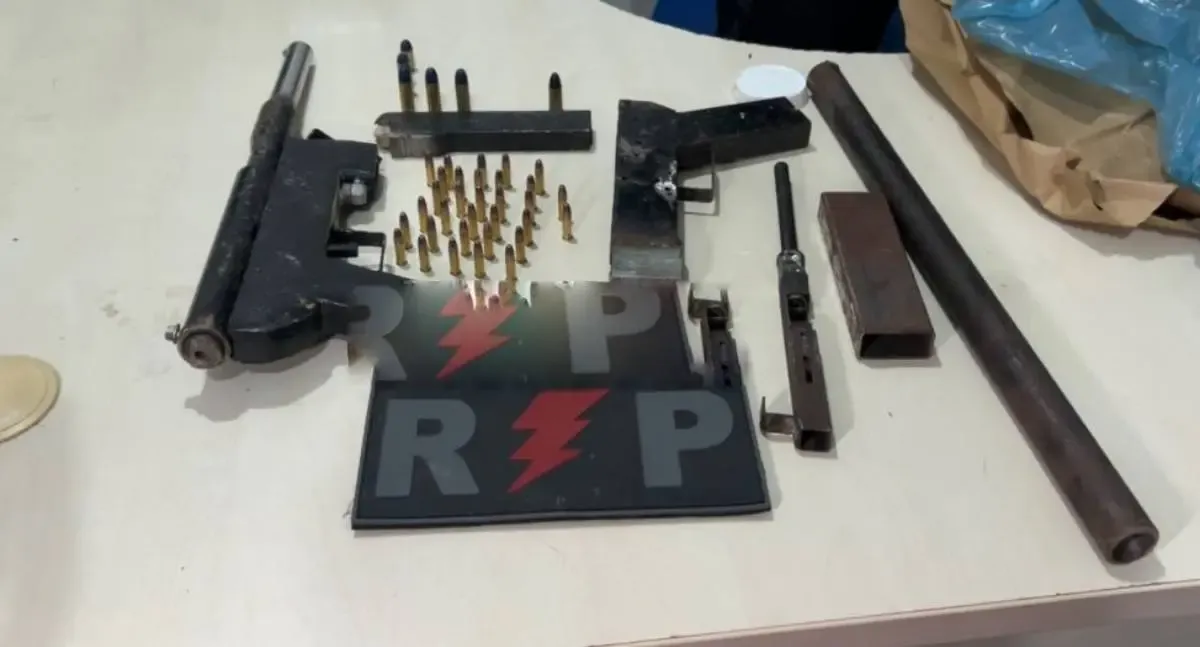 Homem Baleado em Ji-Paraná e Polícia Localiza Oficina de Armas Artesanais em Residência