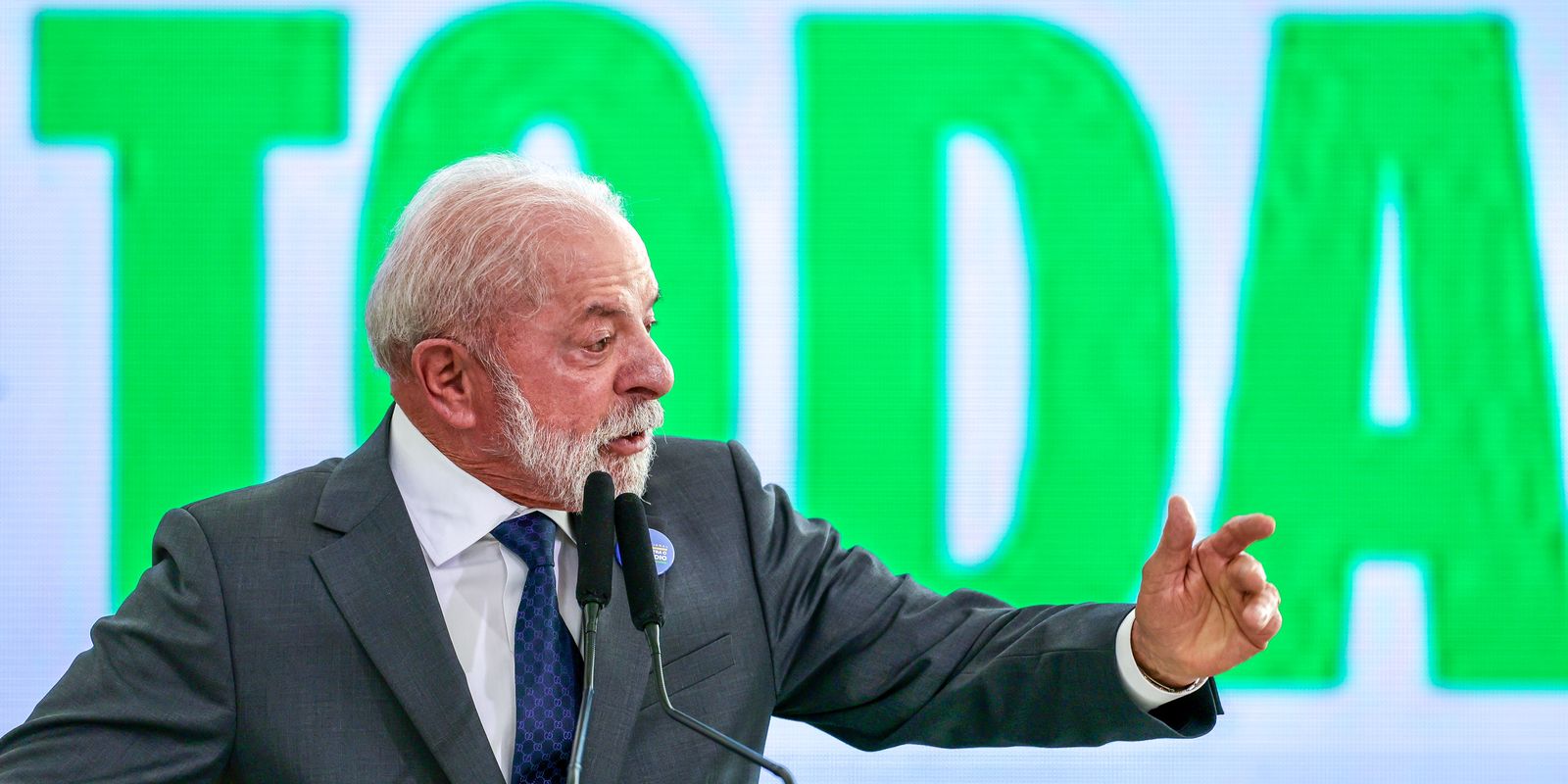 Pacto contra o feminicídio busca colocar leis em prática, diz Lula