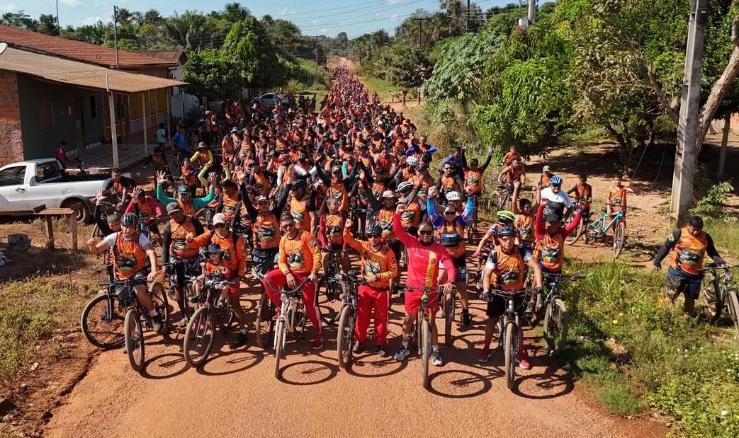 Visita da deputada Dra. Taíssa ao Corpo de Bombeiros celebra reconhecimento do Bike Trilha como patrimônio cultural de Rondônia