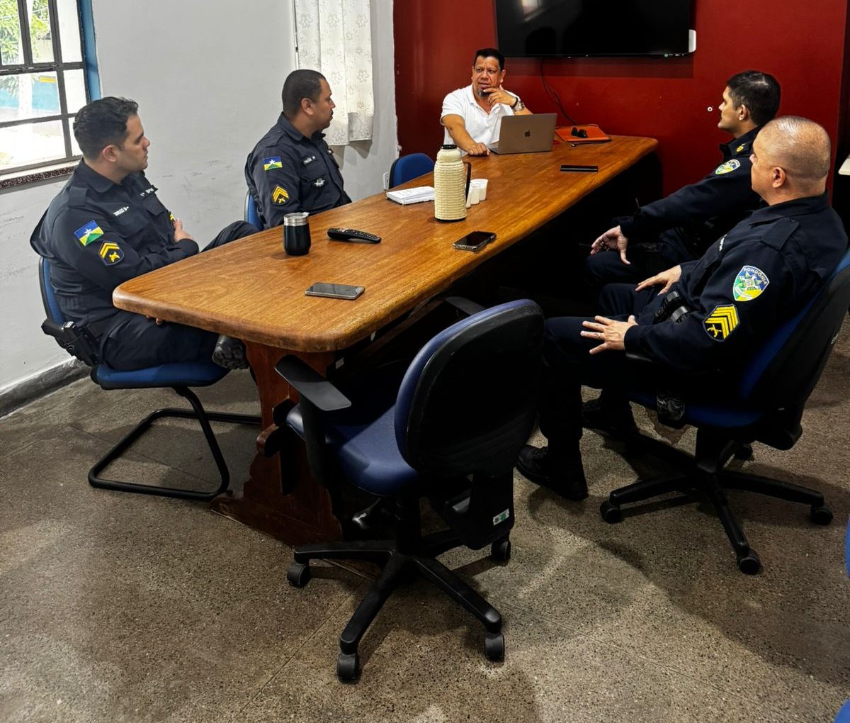 1º BPM recebe publicitário para alinhamento de comunicação institucional