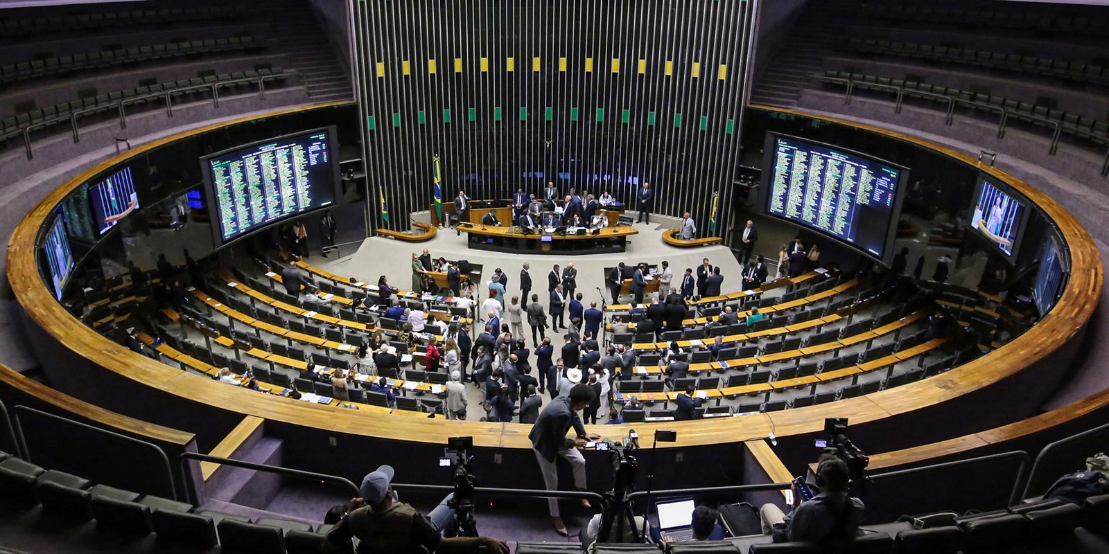 Câmara inicia análise de projeto sobre exploração de minerais críticos