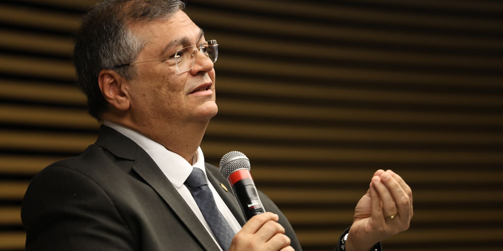 Dino determina plano emergencial de reestruturação da CVM