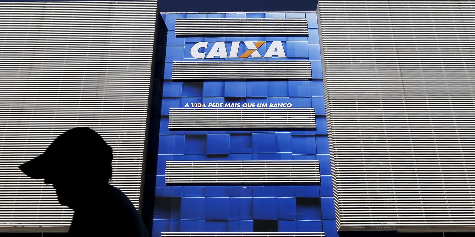 Lucro da Caixa cai 34% no primeiro trimestre com novas regras do BC