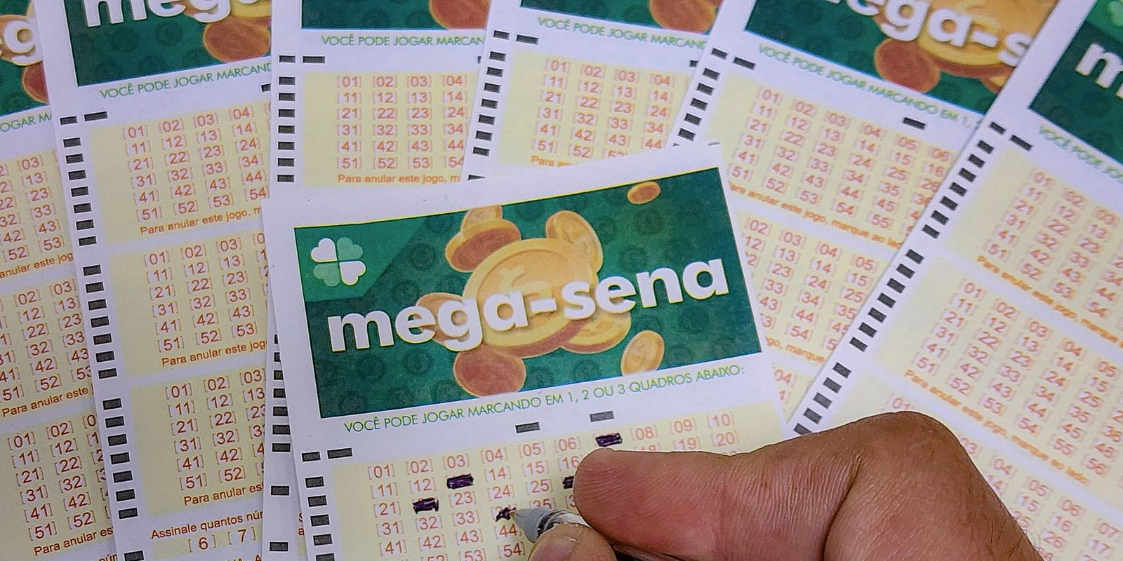 Mega-Sena acumula e prêmio principal vai para R$ 16 milhões