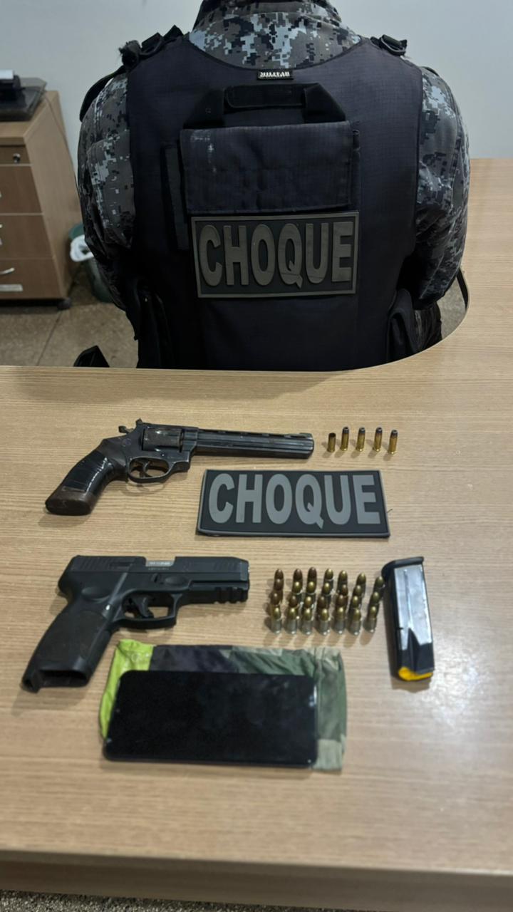 Operação Dominus: BPCHOQUE atua em confrontos armados, apreende armas, munições e materiais bélicos.
