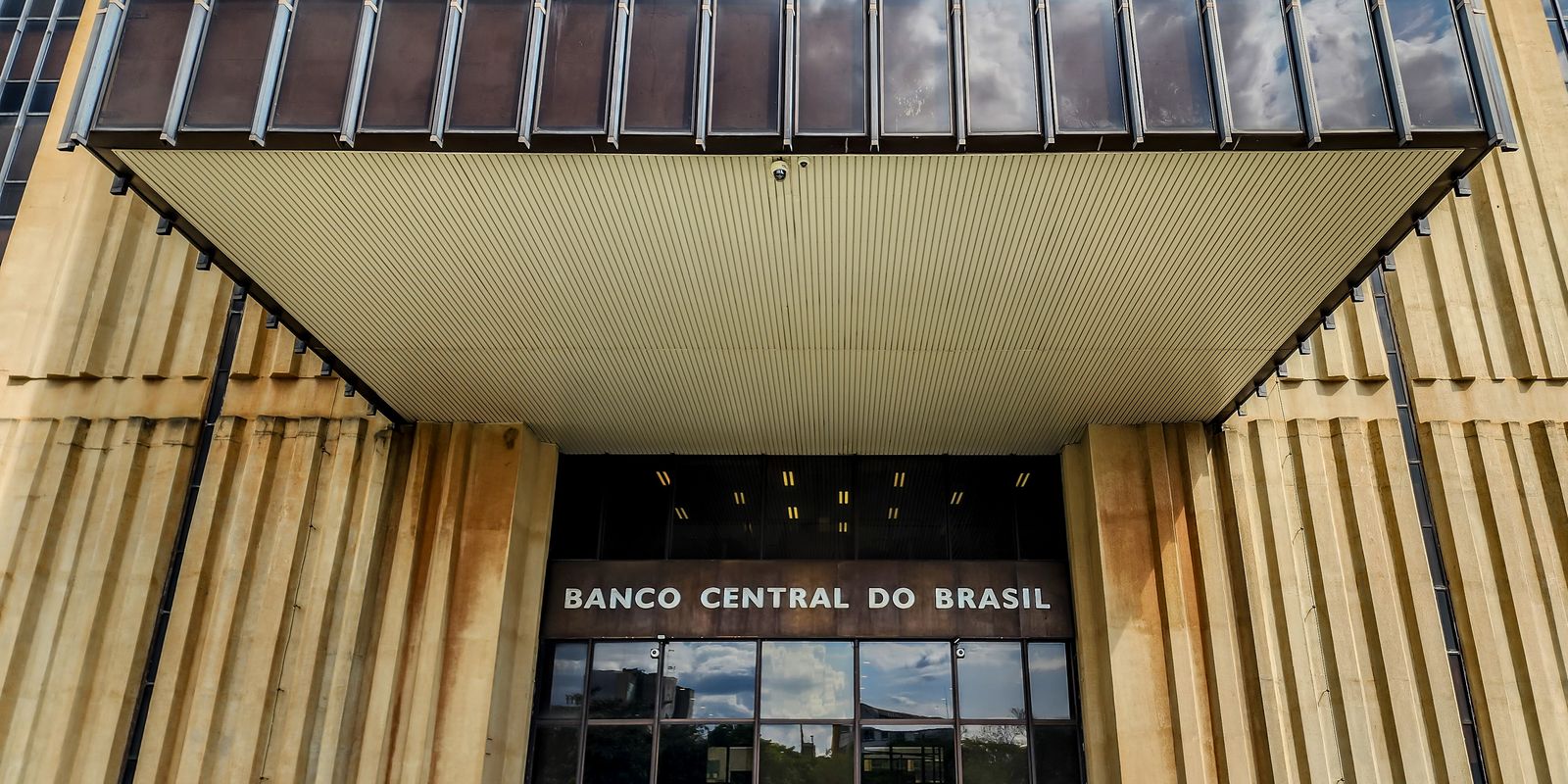 Pedido de vista adia votação de autonomia financeira do Banco Central