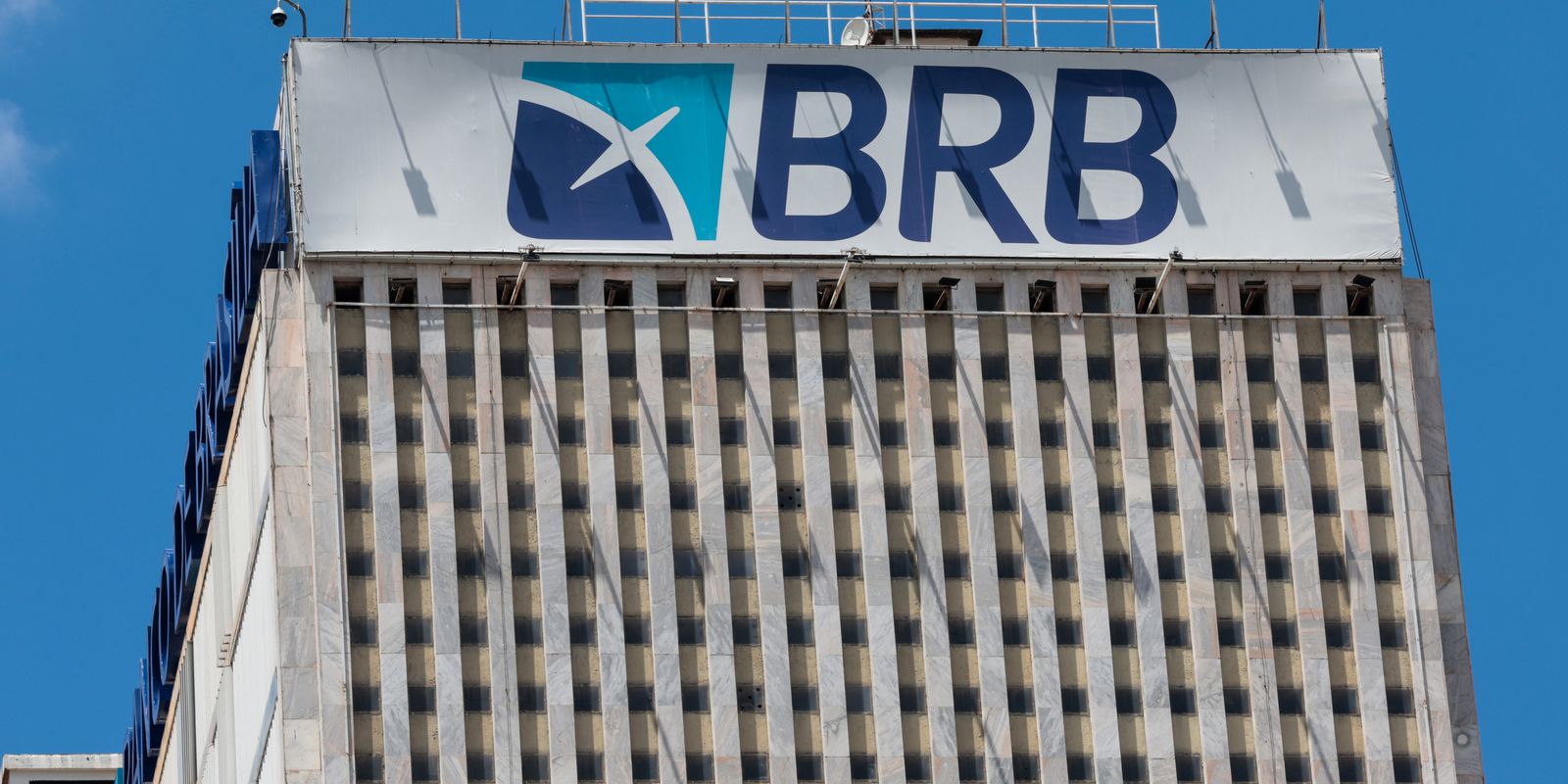 STF suspende julgamento sobre uso de imóveis públicos para salvar BRB
