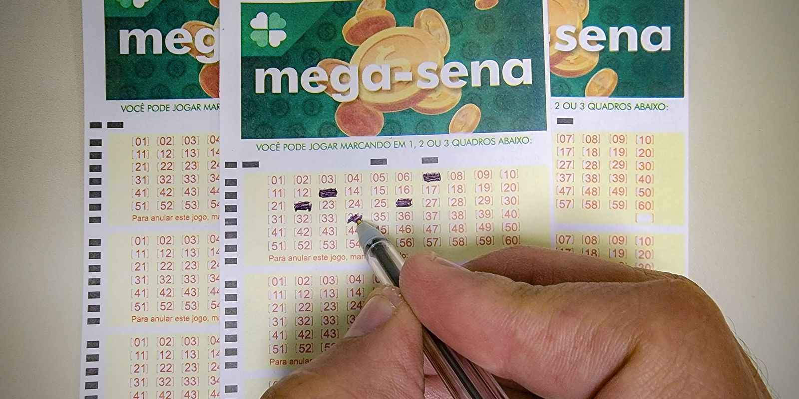 Mega-Sena sorteia prêmio estimado em R$ 32 milhões neste sábado