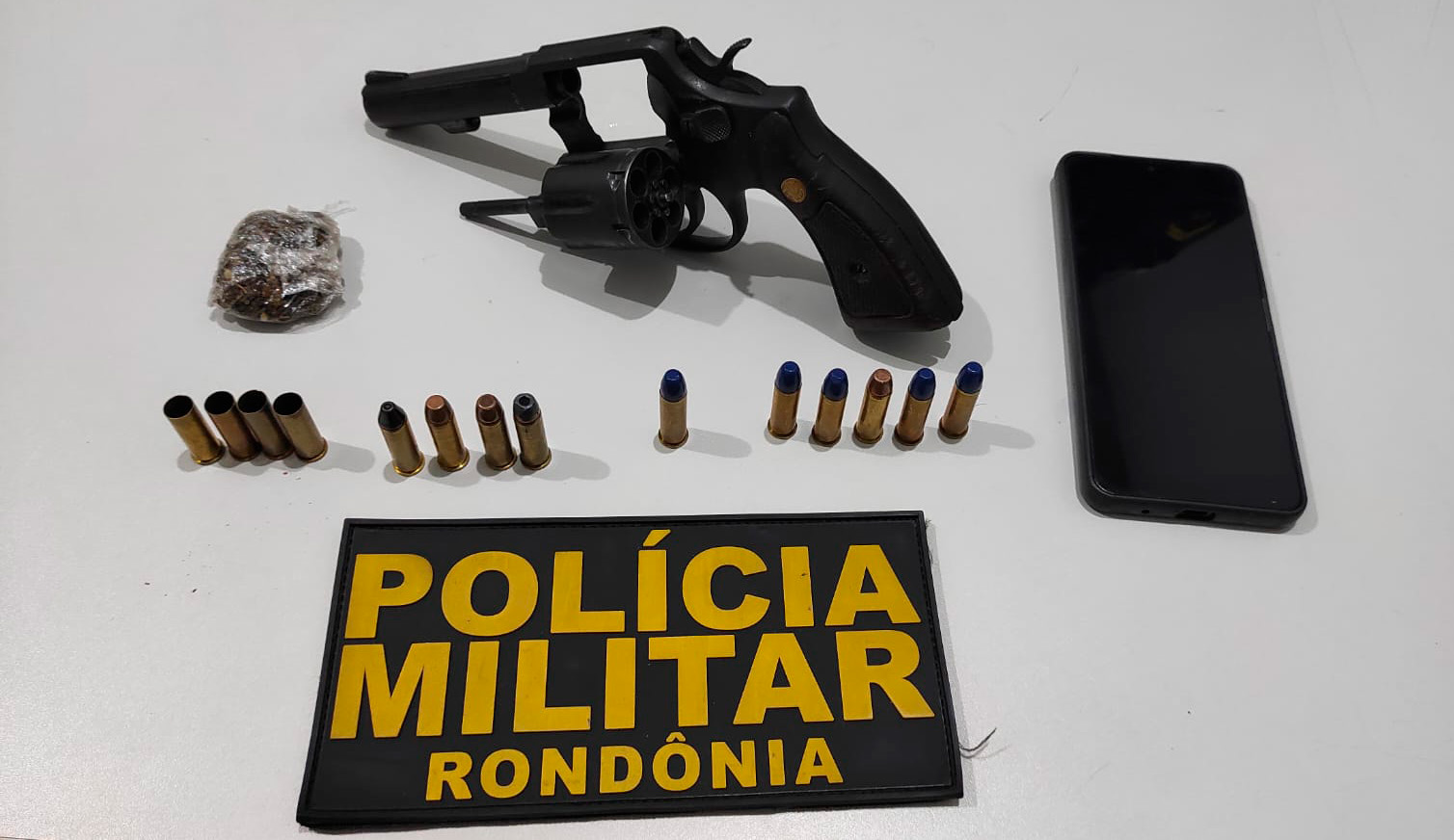 OURO PRETO DO OESTE: SUSPEITO DE HOMICÍDIO REAGE À ABORDAGEM DA PM, É CONTIDO E PRESO
