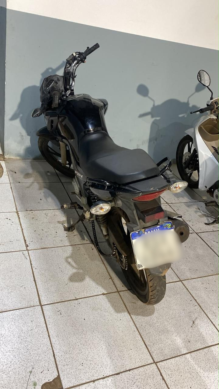 Polícia Militar prende suspeito de roubo, recupera motocicleta e apreende simulacro após acompanhamento em Porto Velho